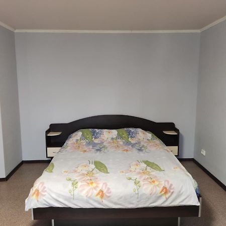 Apartamento Проспект Миру 35 Krivói Rog Exterior foto